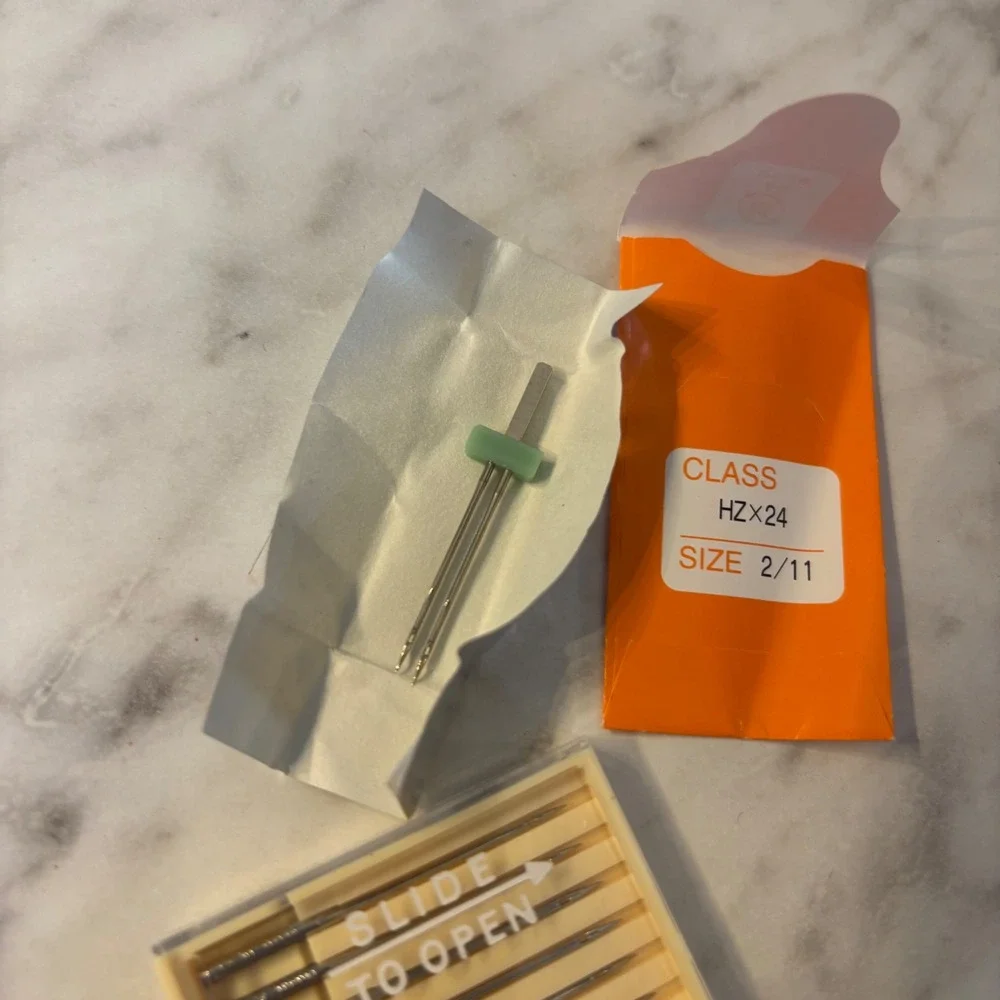Vintage Sewing Machine Needles Twin Double Needle HZx24 Size 2/11 and Case Set